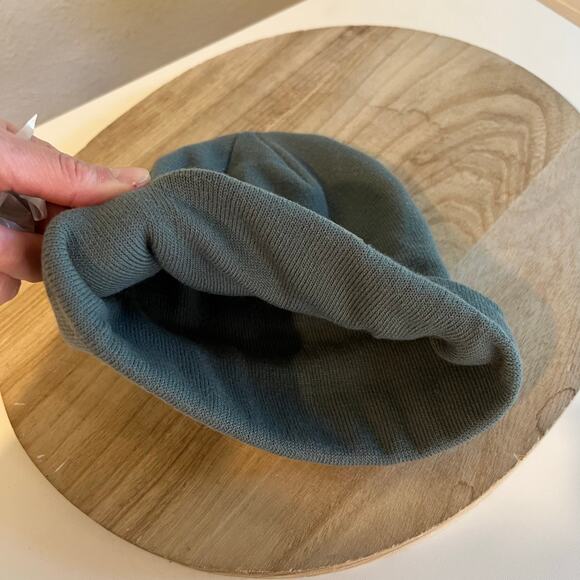 The North Face Teal Blue Fold Over Leather Logo Unisex Beanie Hat - Picture 3 of 6